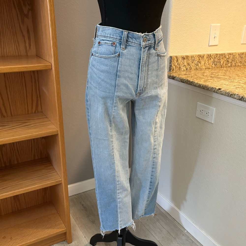 Abercrombie and Fitch Ankle Straight High Rise Jeans in size 27 or 4
